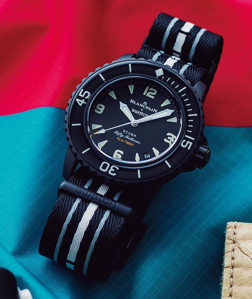 バイオセラミックケース、42.3mm径、自動巻き。6万500円／ブランパン × スウォッチ（スウォッチ グループ  ジャパン　0570-004-007）