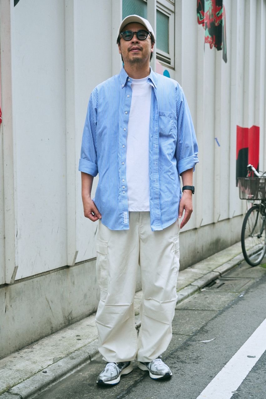 「ブルックスブラザーズのシャツ万能説」を街角スナップで検証！どんなスタイルにもハマる実力 - 7枚目の画像