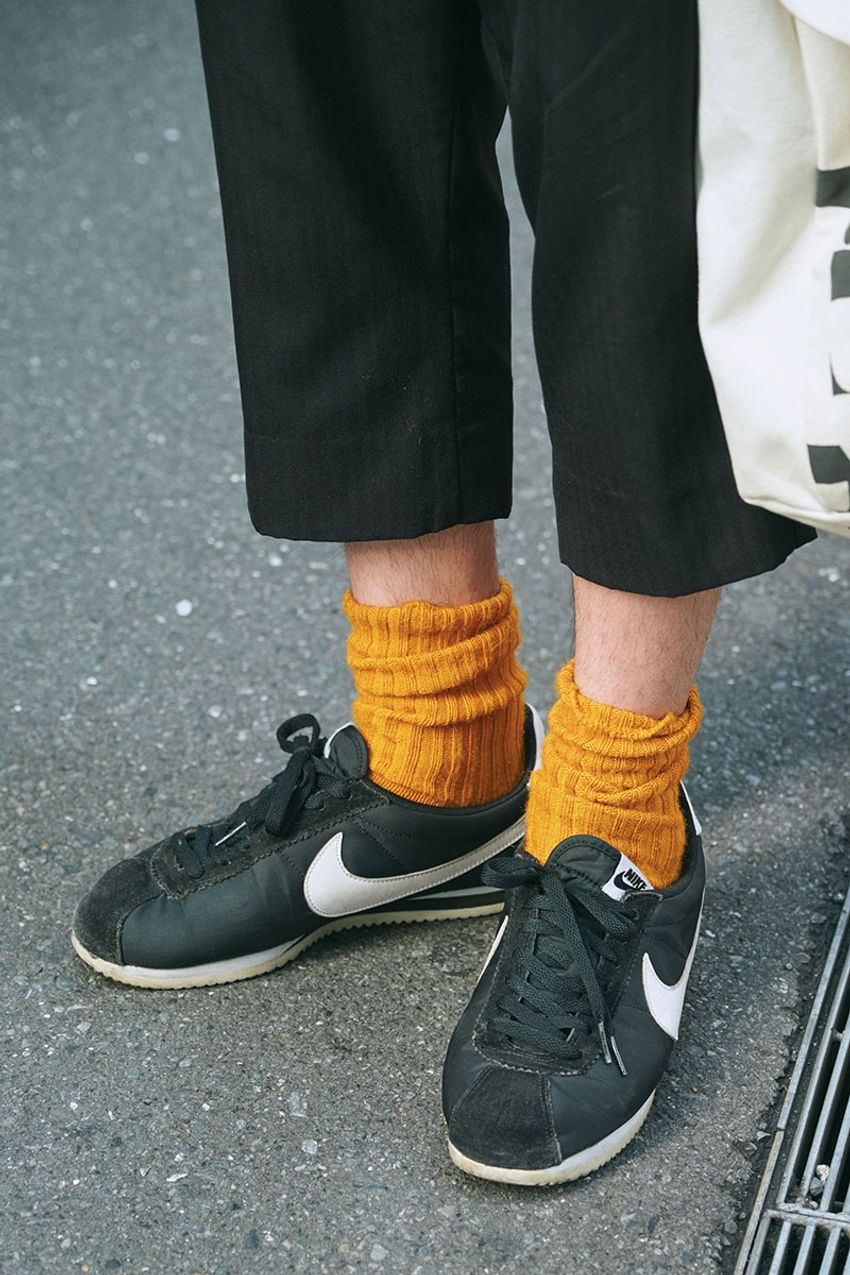 「ブルックスブラザーズのシャツ万能説」を街角スナップで検証！どんなスタイルにもハマる実力 - 6枚目の画像