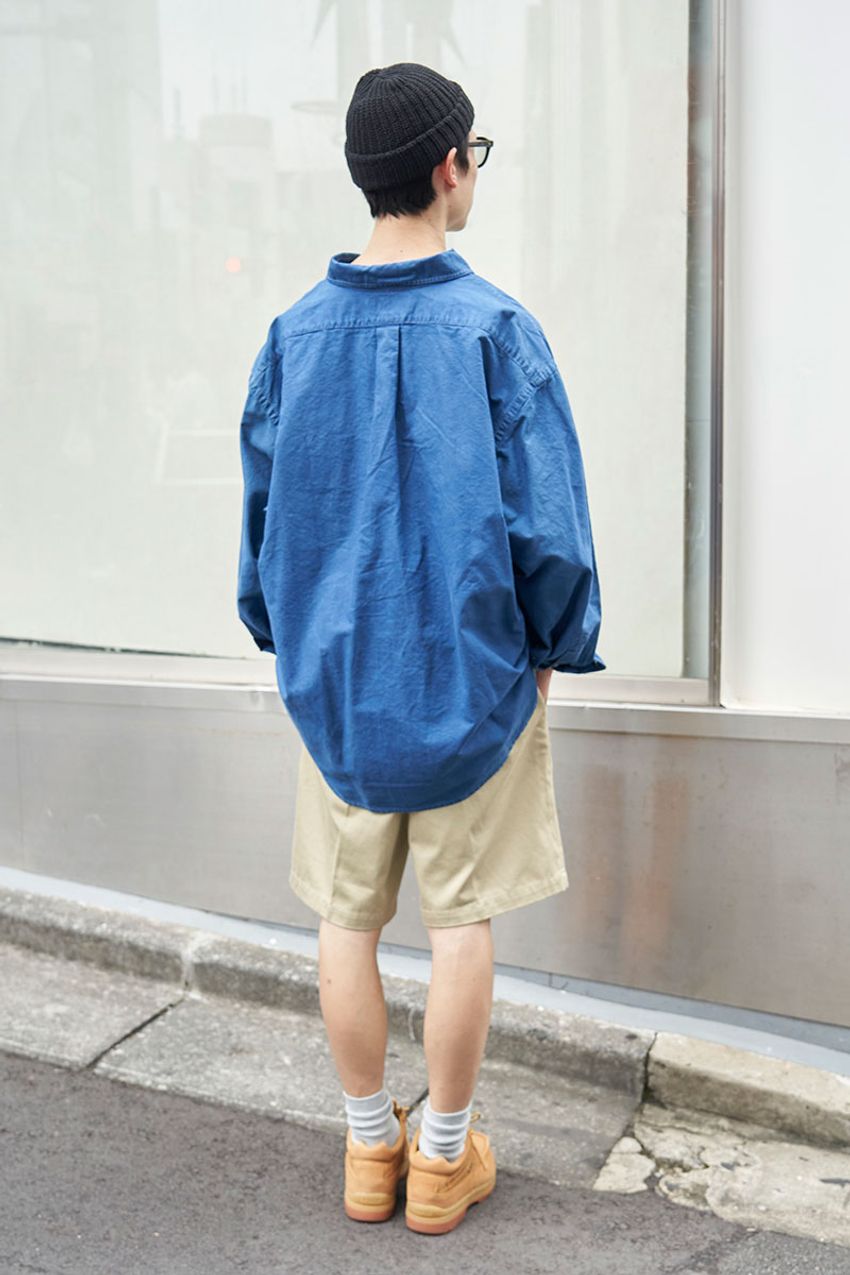 「シャツ×短パン」は無敵。ではどんなシャツが正解？ 3人のスナップで導くベストバランス - 5枚目の画像