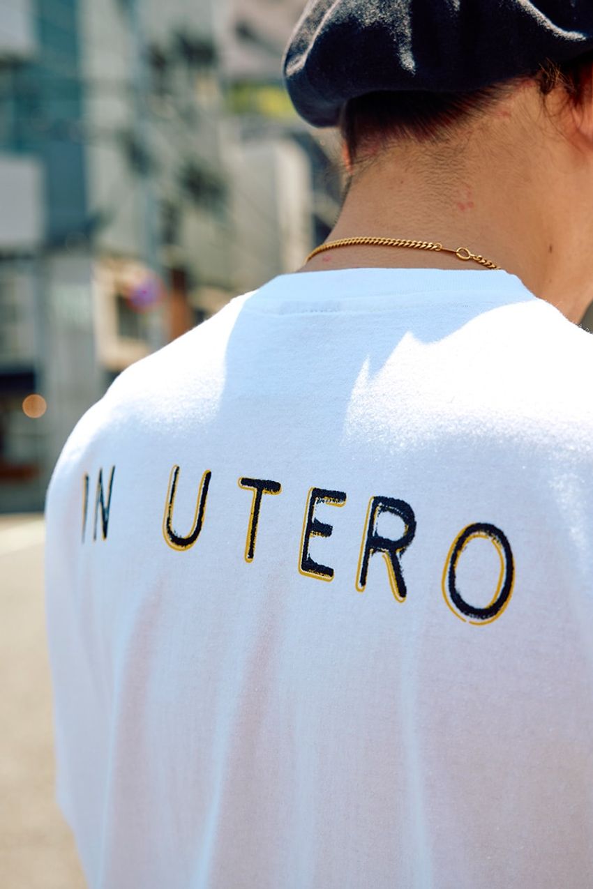 ニルヴァーナ、ピンク・フロイドetc.“バンドT”の大人っぽい選択と着こなしをスナップで - 5枚目の画像