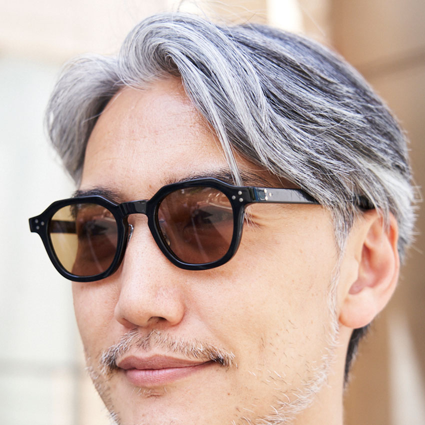 40代】白髪を活かしたヘアスタイルの好例3選！清潔感のあるミディアム