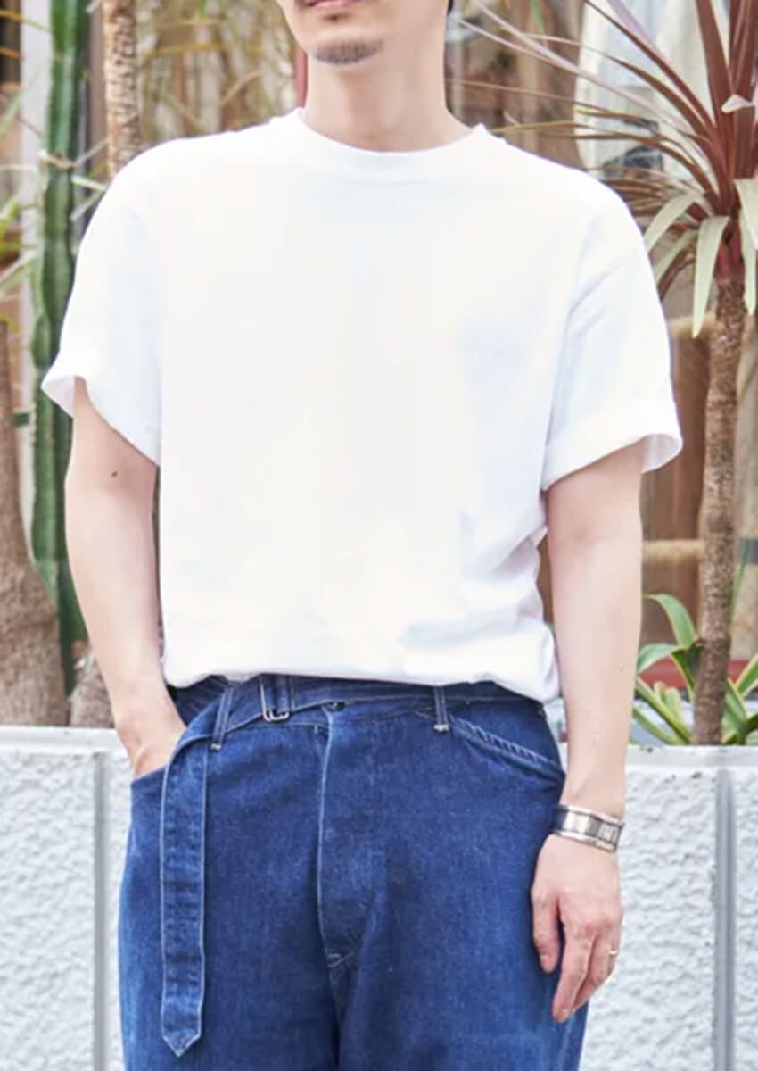 “ヘインズの白Tだけ”。なのに洒落てる大人は何が違う？コーディネイトのポイントを解説！ - 1枚目の画像