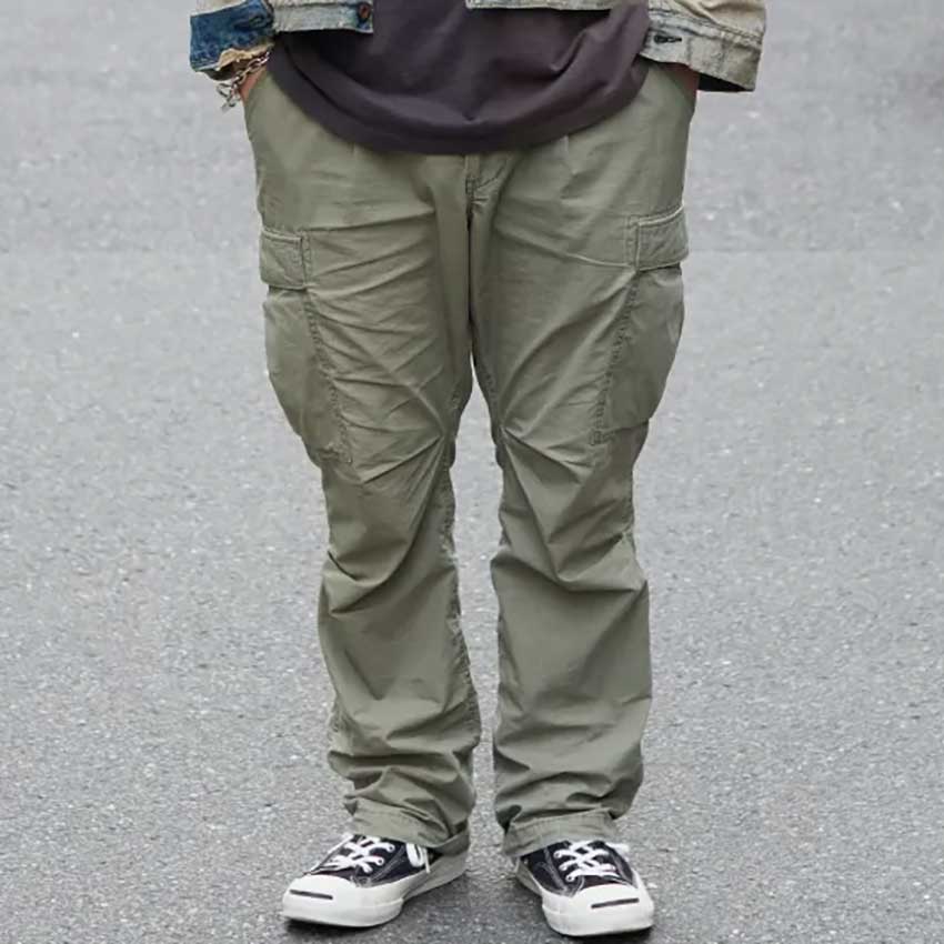 【完売必至】ロエベ■カーゴパンツ カーキのカーゴパンツ、大人はどうはく？ロエベのシャツ