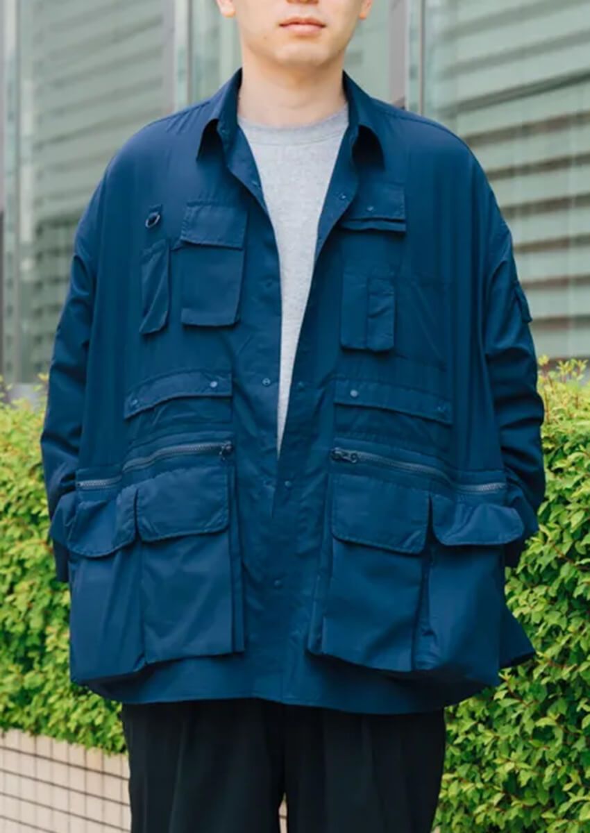 雨の日に使える“軽アウター”。洒落者の愛用ブランドはダイワ ピア39、フレッシュサービス…… - 1枚目の画像