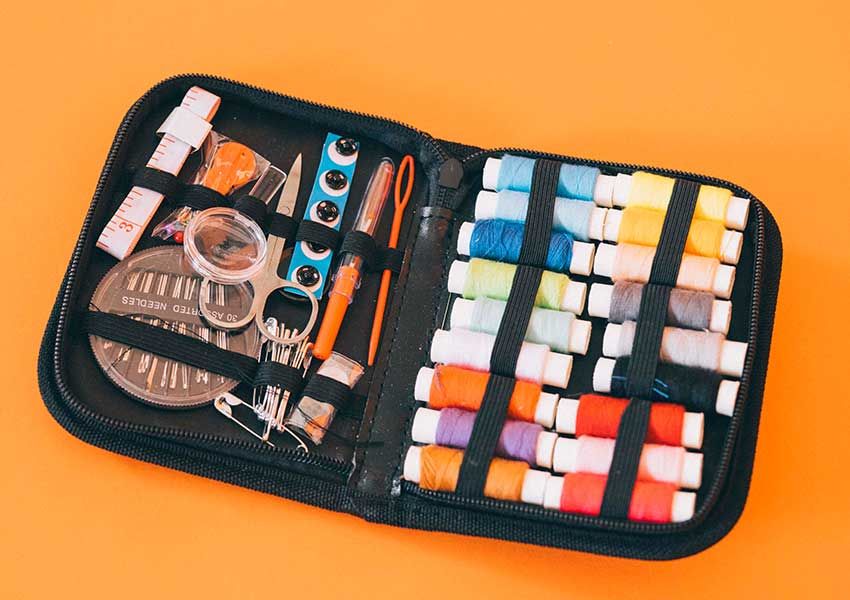 普段使っている裁縫道具は、昔から愛⽤しているもの。被服検定1級の取得者らしい本格的なものだ。