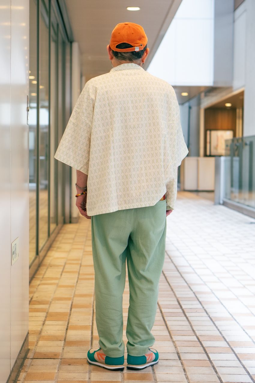 今季のパンツ選びは“シルク感”がキーワード！夏コーデで実践中の洒落者の着こなしを拝見 - 6枚目の画像