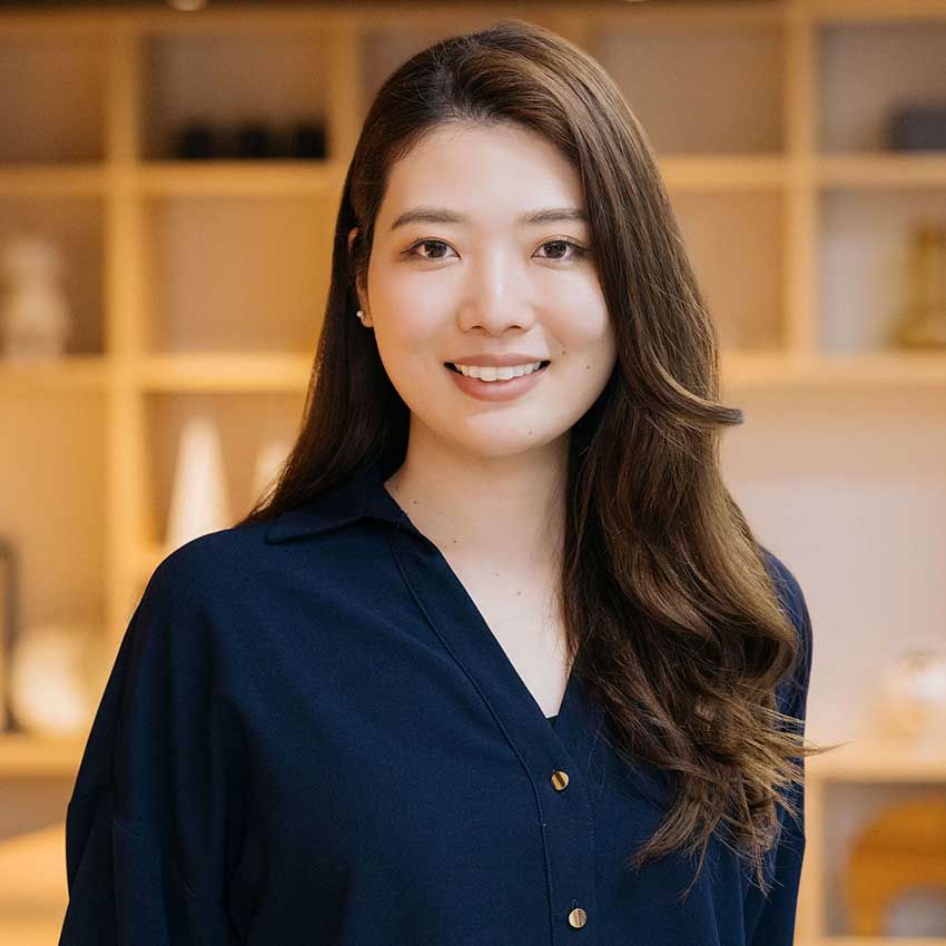 黒木美珠さん●YouTuberとしても活躍する自動車ライター。幼少の頃から車が好きで、現在の愛車はスバル「フォレスターSTIスポーツ」。2021年には、愛車ヴェゼルで90日間車中泊をしながら日本一周を達成。現在は、世界で活躍する自動車ジャーナリストを目指し、YouTubeやライターとして活動中。