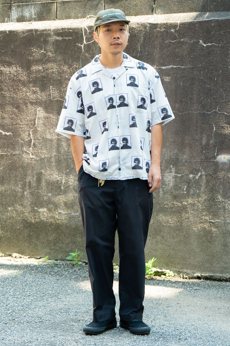 シャツ=タイトブース×オイルワークス パンツ=プア シューズ=ヴァンズ 帽子=マヌコーヒー