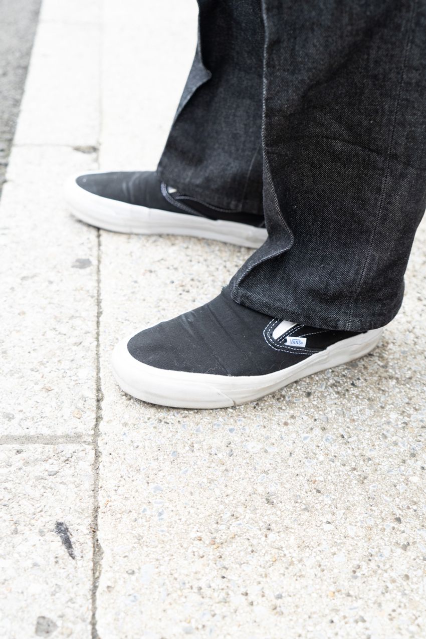 夏コーデの足元はヴァンズの黒スリッポンで！定番な一足を洒落て見せる着こなし3好例 - 9枚目の画像