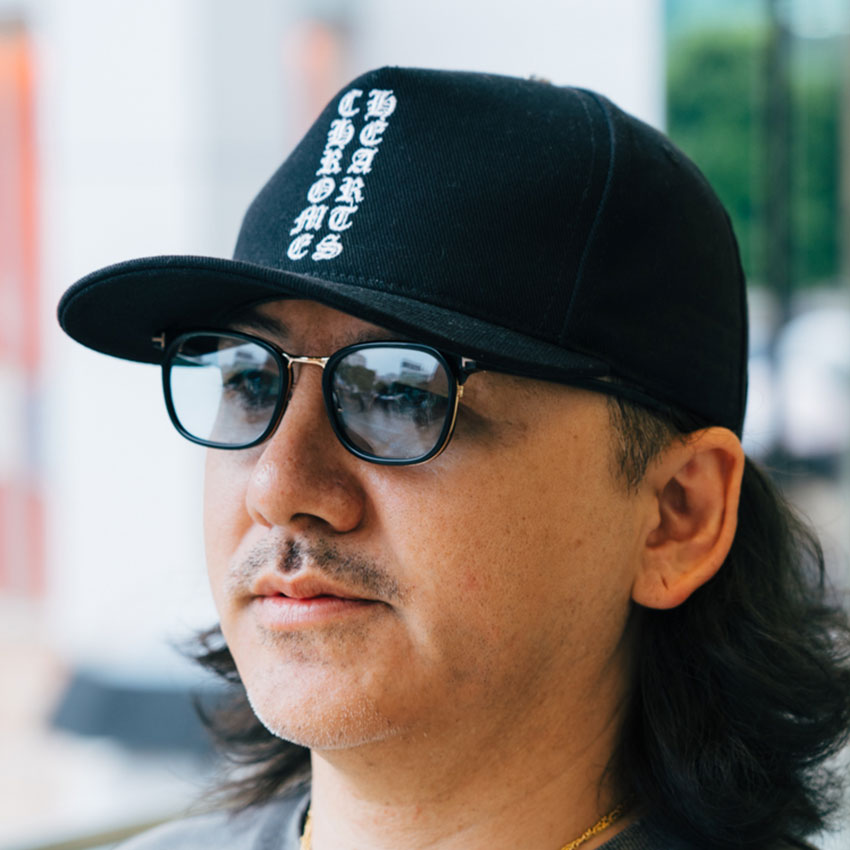 CHROME HEARTS キャップ 黒 30代、40代の黒キャップスタイル。愛用ブランドはクロムハーツ