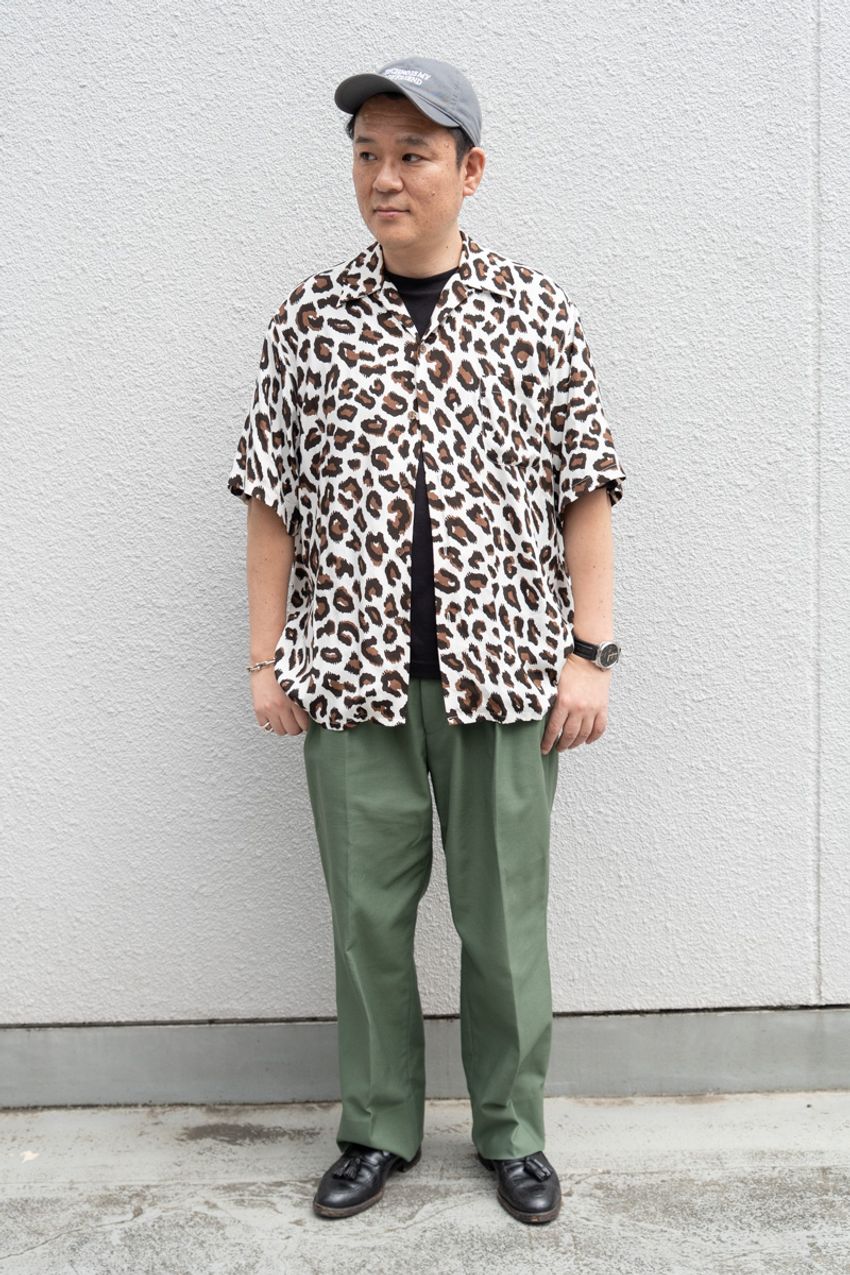 「ワコマリア」の柄シャツが街角で人気上昇中！ その魅力を3名の街角スナップで解説 - 4枚目の画像