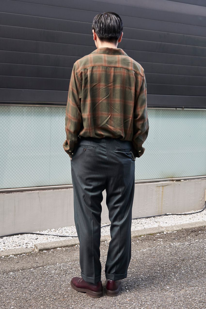 「ワコマリア」の柄シャツが街角で人気上昇中！ その魅力を3名の街角スナップで解説 - 8枚目の画像