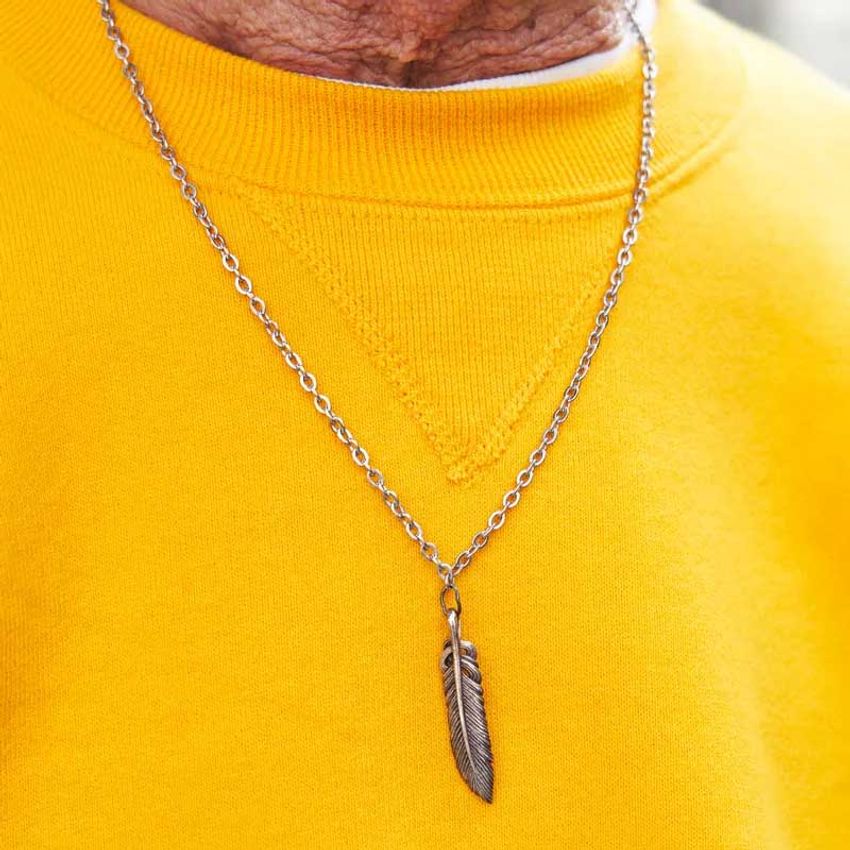 無地好きが行き着いた“脱・無難”の解決策「ちょいゆる&ちょいワル」。街角スナップで解説！ - 7枚目の画像