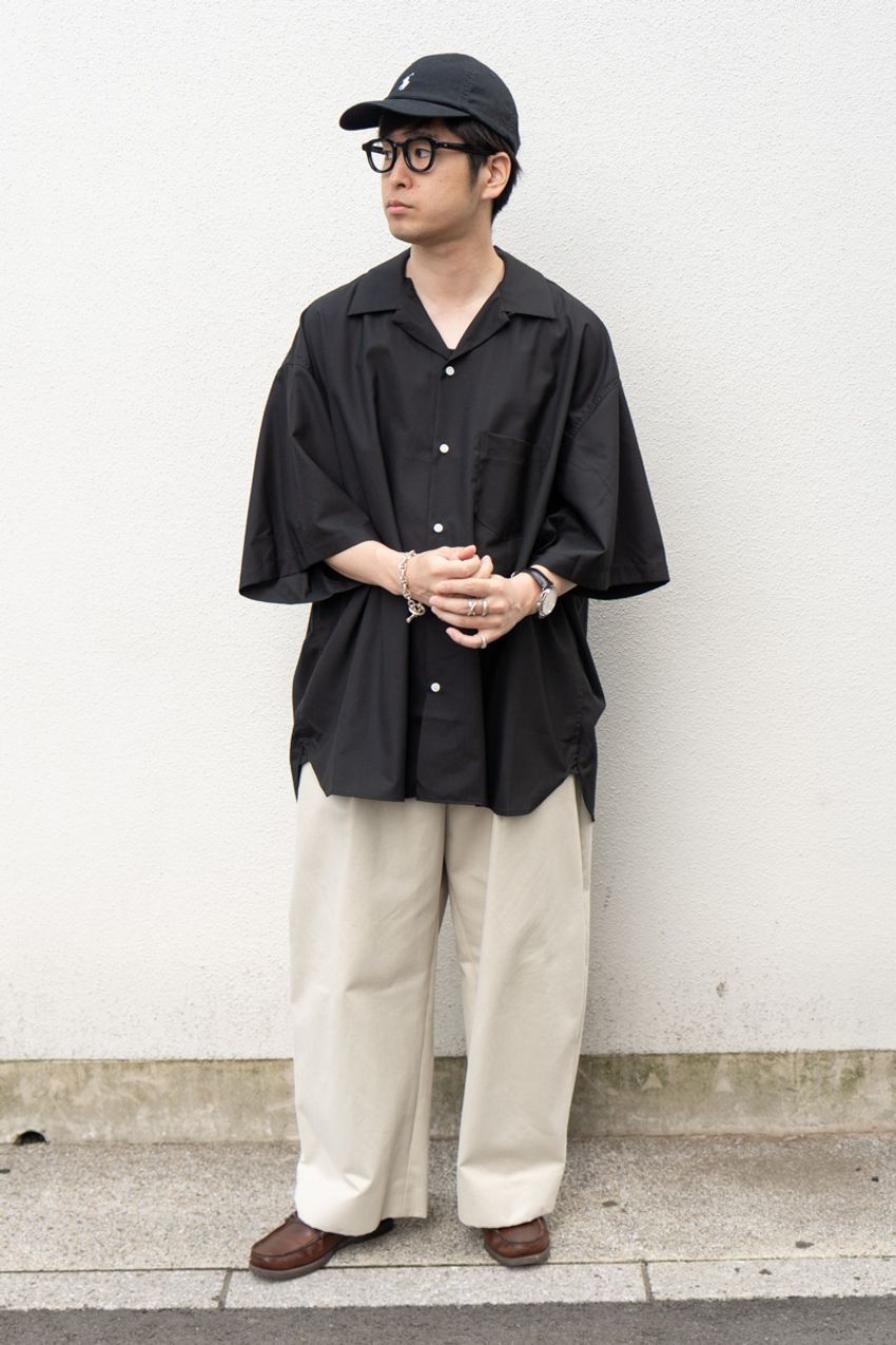 装いを新鮮に見せる“黒トップス×白パンツ“が街に急増中!?逆転の発想で夏のマンネリを回避せよ - 2枚目の画像