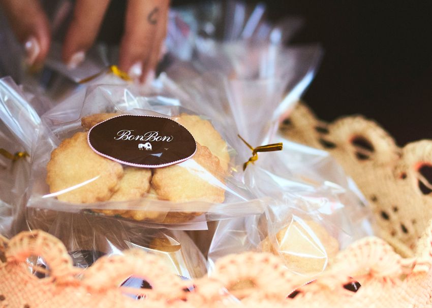 店主の〇〇さんが忘れられない、フランスのクッキーの味を再現している