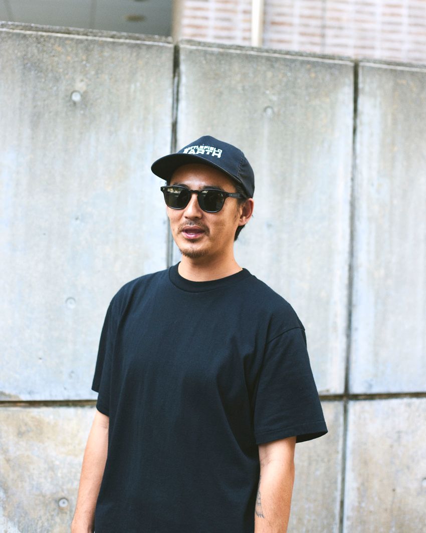 ロンハーマン・PRのガチ私服は“オールブラック”。休憩中に直撃、コーデについて質問攻め！ - 3枚目の画像