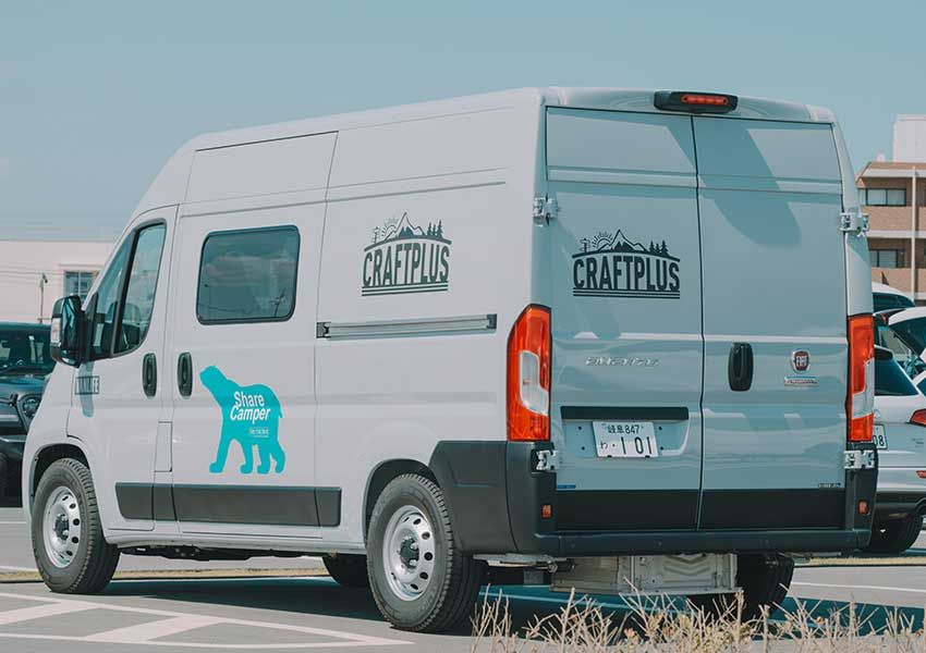 ついに「デニム仕様のキャンピングカー」がレンタル可能に！黒木美珠が勧めるトイファクトリーの新モデル - 14枚目の画像