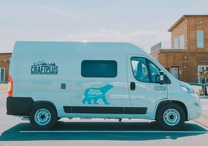 ついに「デニム仕様のキャンピングカー」がレンタル可能に！黒木美珠が勧めるトイファクトリーの新モデル - 6枚目の画像