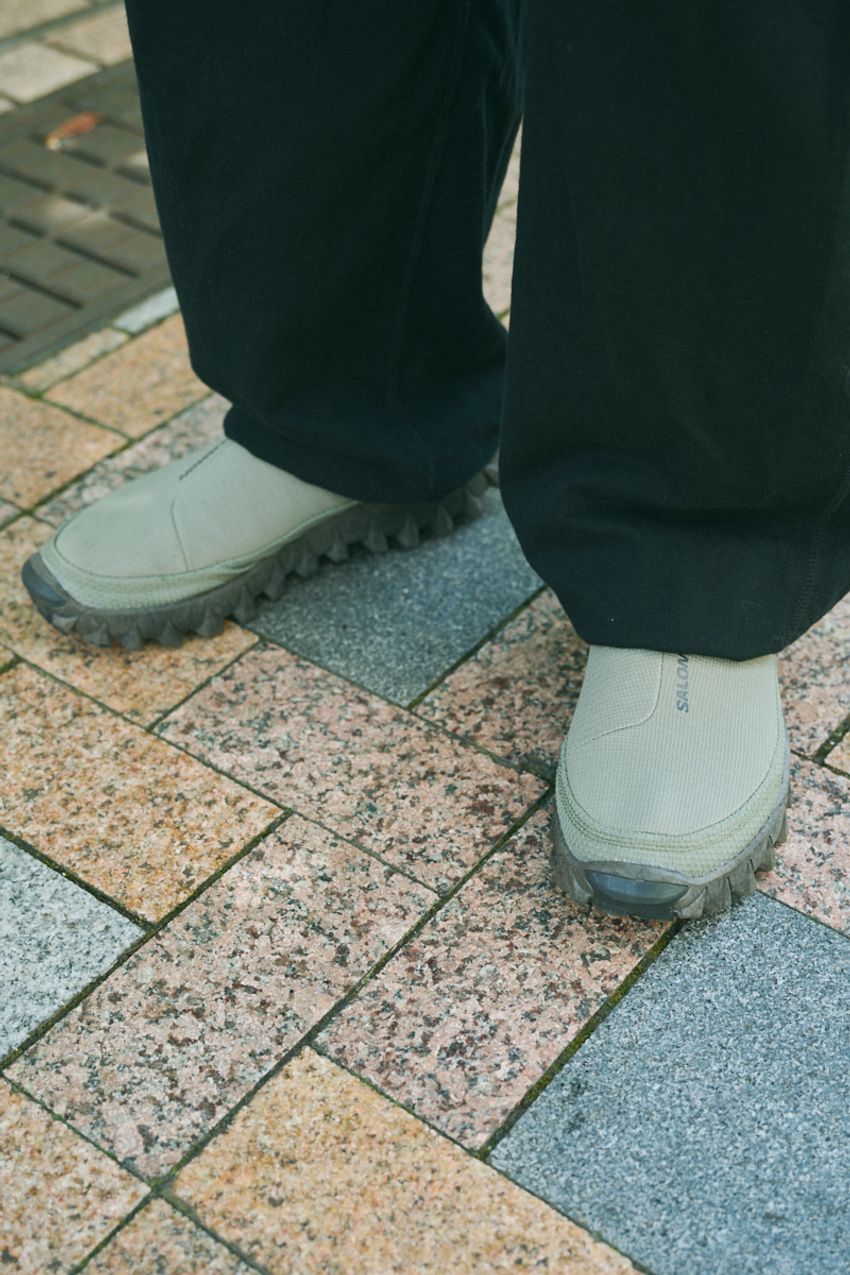 爽やかな夏のブラックコーデ3選！重くなりがちな“黒”を軽やかに見せた巧者たちをスナップ - 7枚目の画像