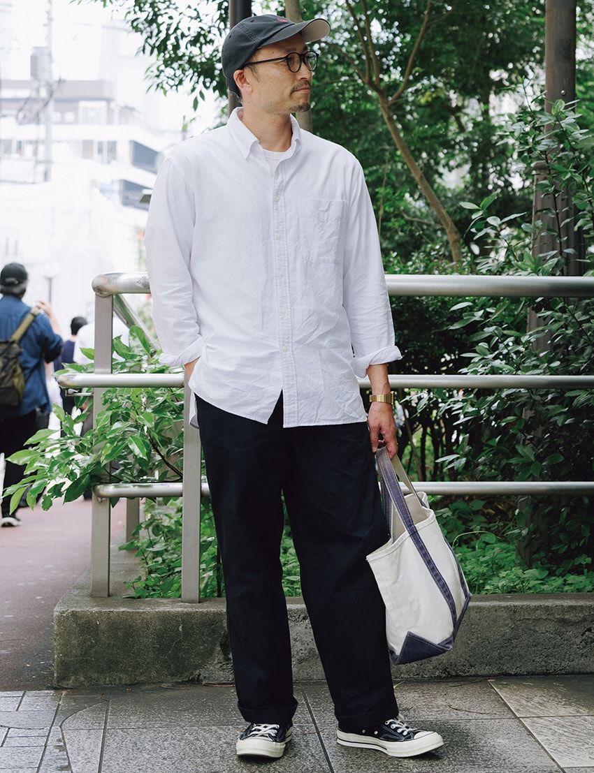 シャツ＝ユニクロ　パンツ＝ディッキーズ　スニーカー＝コンバース　キャップ＝ポロ ラルフ ローレン　腕時計＝カシオ