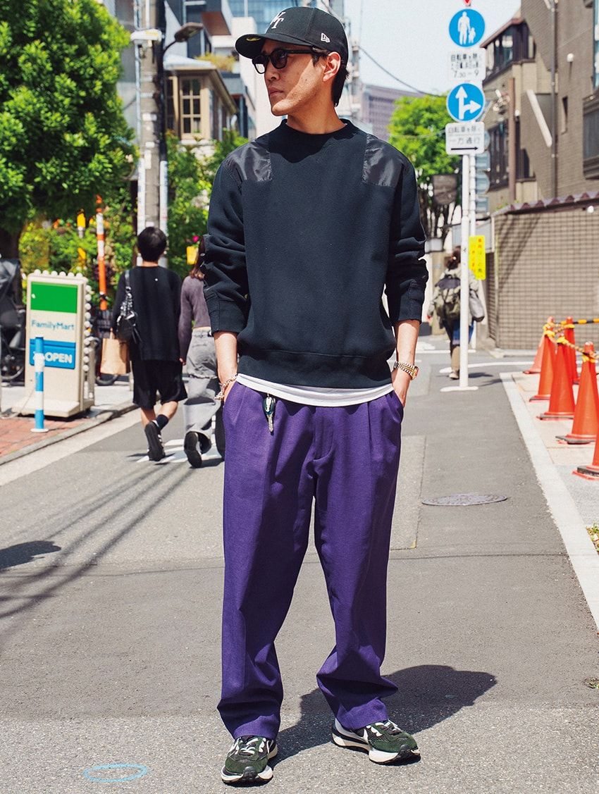 腕時計=ロレックス スウェット=サカイ パンツ=ユニクロ × マルニ スニーカー=ナイキ × サカイ キャップ=ニューエラ × ダブルタップス
