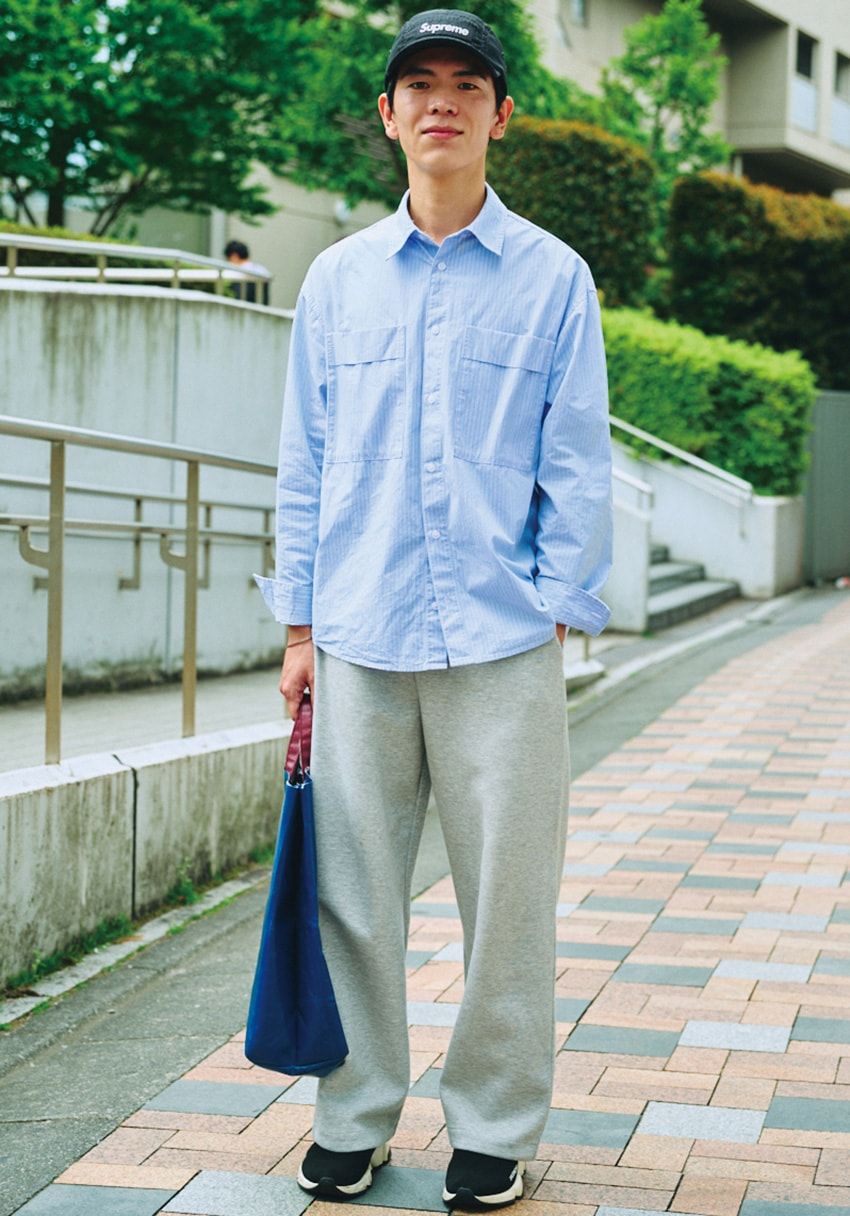 やっぱり“青シャツ”は大人の味方だ！清潔感を添えつつ、ゆったりサイズで体型もカバー - 6枚目の画像