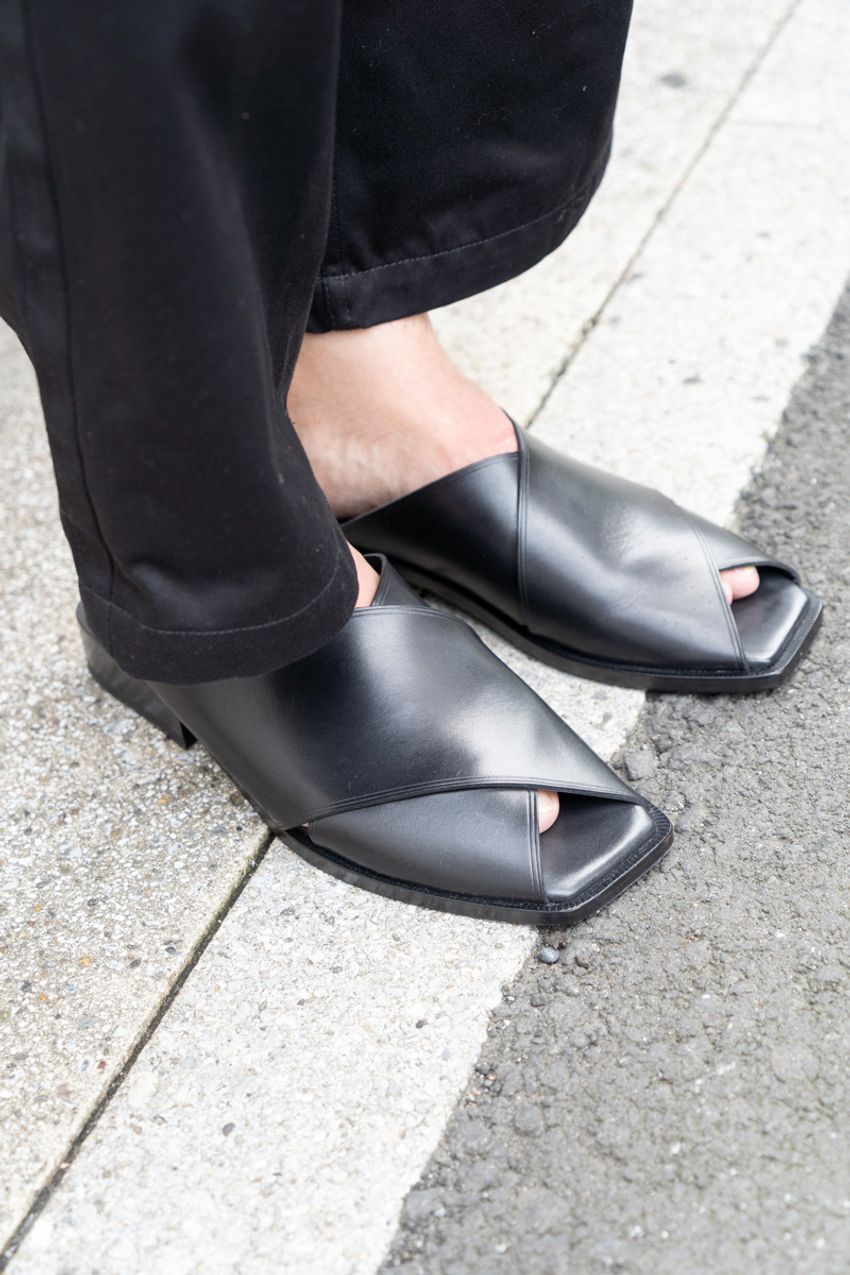 洒落者たちは今、「赤」を選ぶ！派手色カラーを上手く着こなす秘訣をスナップで検証 - 12枚目の画像