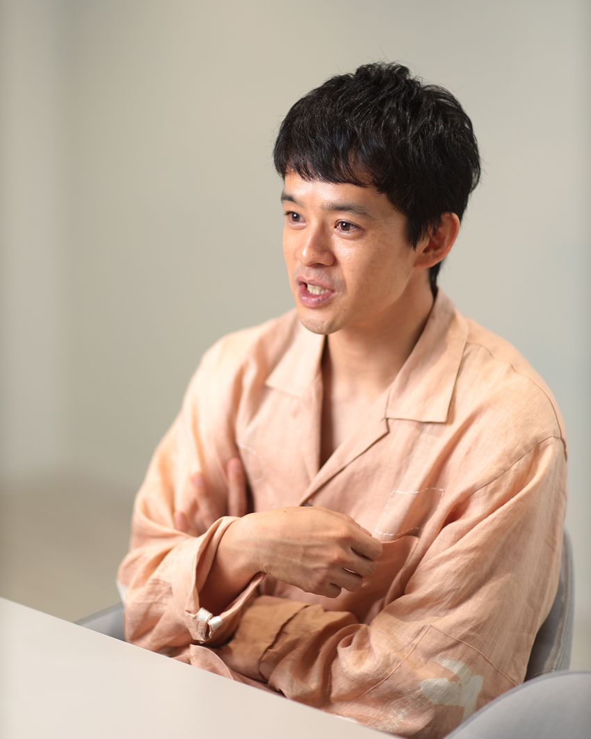 「基本、取材も私服で臨んでいます」池松壮亮が貫く“普段の自分のままの、嘘のない姿” - 4枚目の画像