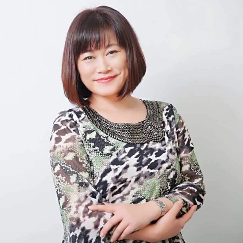 高草木陽光さん●「HaRuカウンセリングオフィス」代表を務める夫婦問題カウンセラー。自身の夫婦関係の葛藤をきっかけに「結婚生活の本質」を考え、2009年にNPO法人日本家族問題相談連盟の認定カウンセラー資格を取得。著書に『ホンネがわかる 妻ことば超訳辞典』（青春出版社）、『なぜ夫は何もしないのか なぜ妻は理由もなく怒るのか』（左右社）など。https://haru-counseling.com/