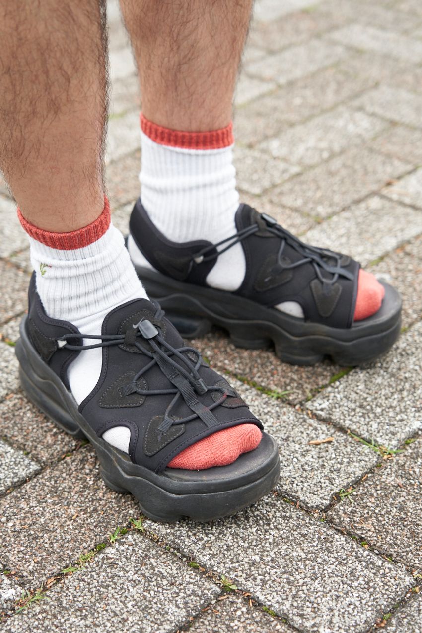 人気のカーゴパンツを“ショーツ”で取り入れた夏スタイル。3名の洒落者をスナップで！ - 10枚目の画像