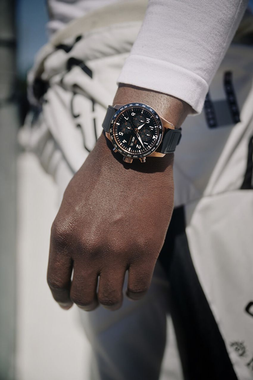 映画『F1®／エフワン』を彩ったIWCシャフハウゼン。ブラピが劇中で身に着けた時計とは？ - 1枚目の画像