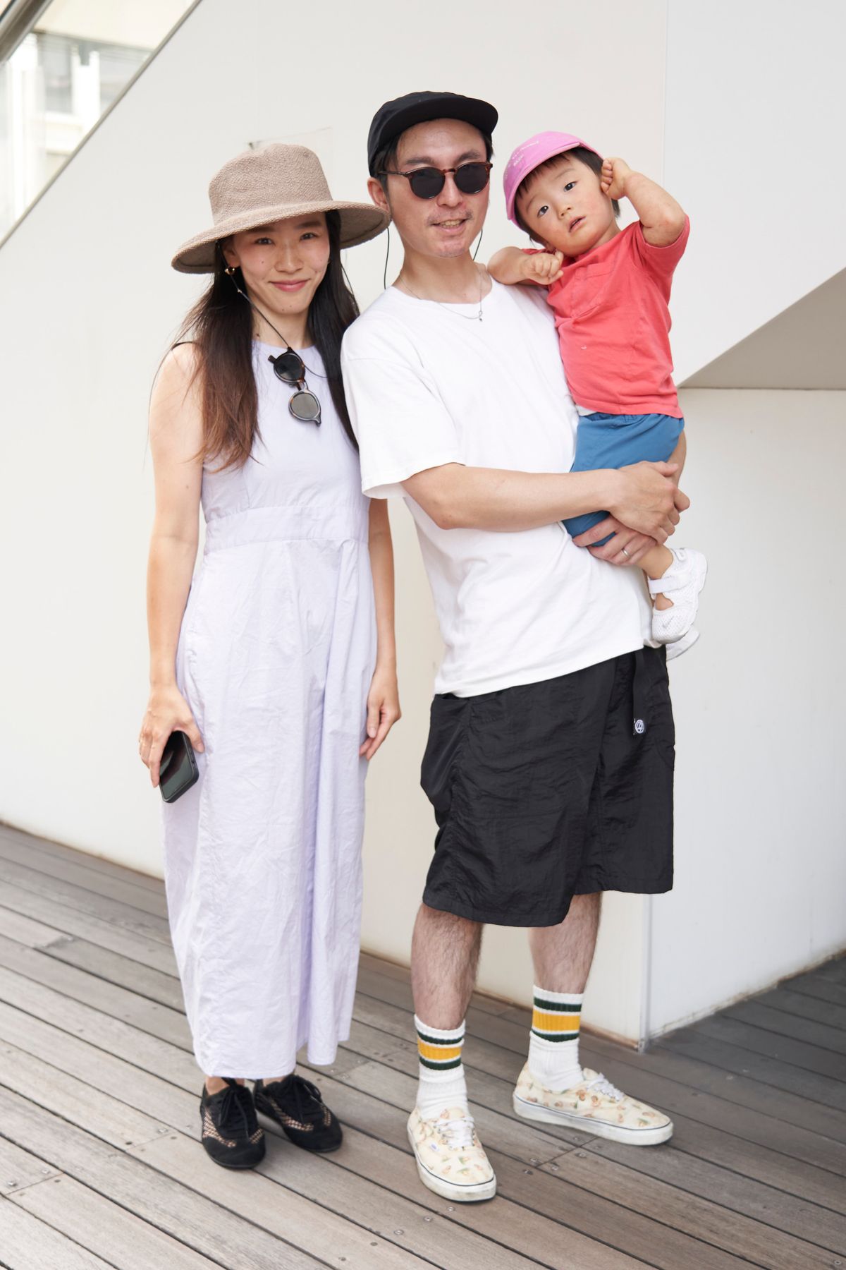 Tシャツ=チャンピオン パンツ=ザクラフトクループロダクツ シューズ=ヴァンズ 帽子=シープフリークス 眼鏡=無印良品 バングル=エンド