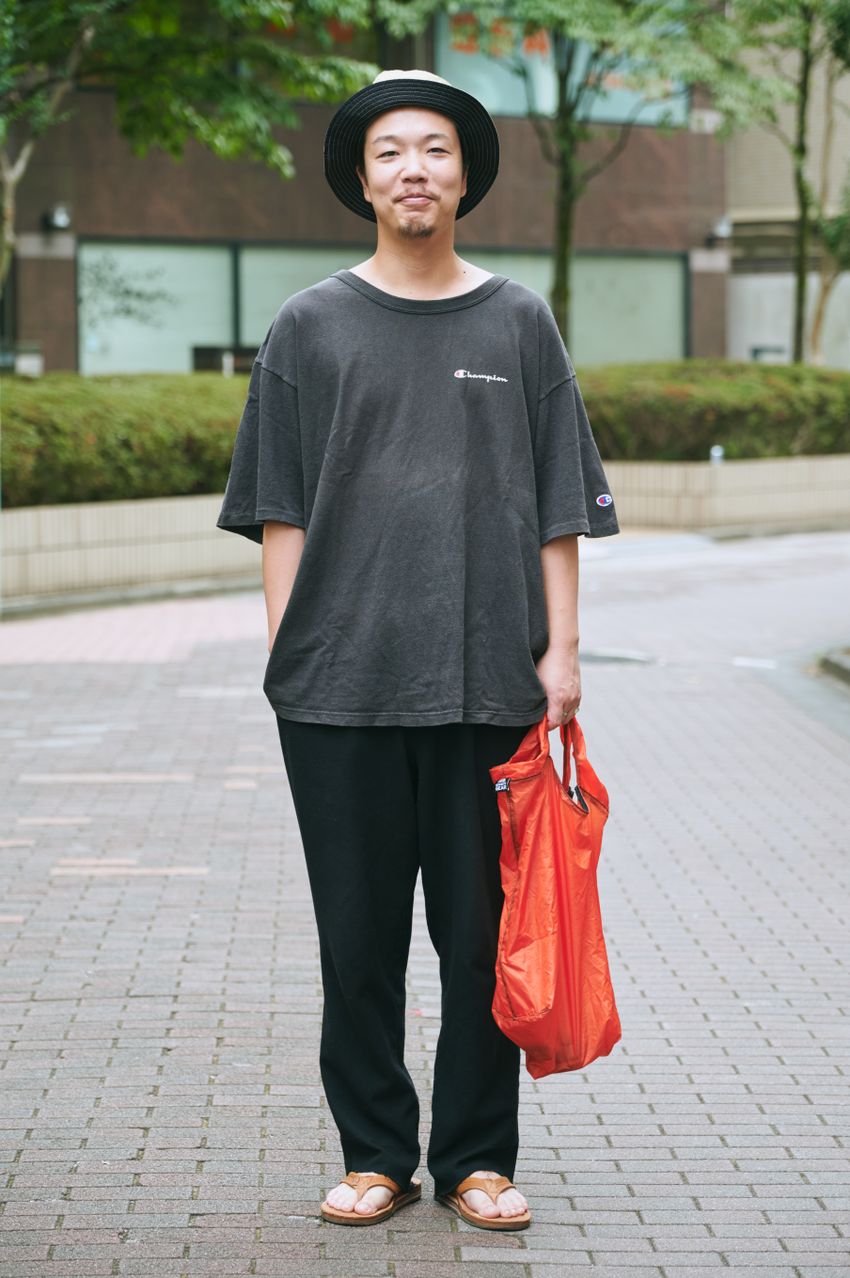 “チャンピオンのTシャツ”は夏こそ重宝する！その理由を街角スナップで考察 - 2枚目の画像