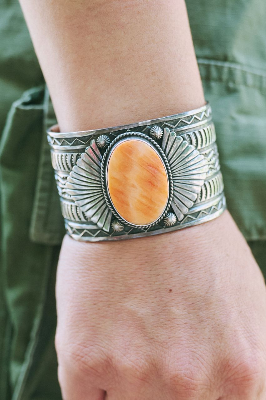 街角の大人たちが選んだ注目の“日本ブランド”。ガーメンツ、エンノイ、グラフペーパーの正解コーデ - 3枚目の画像