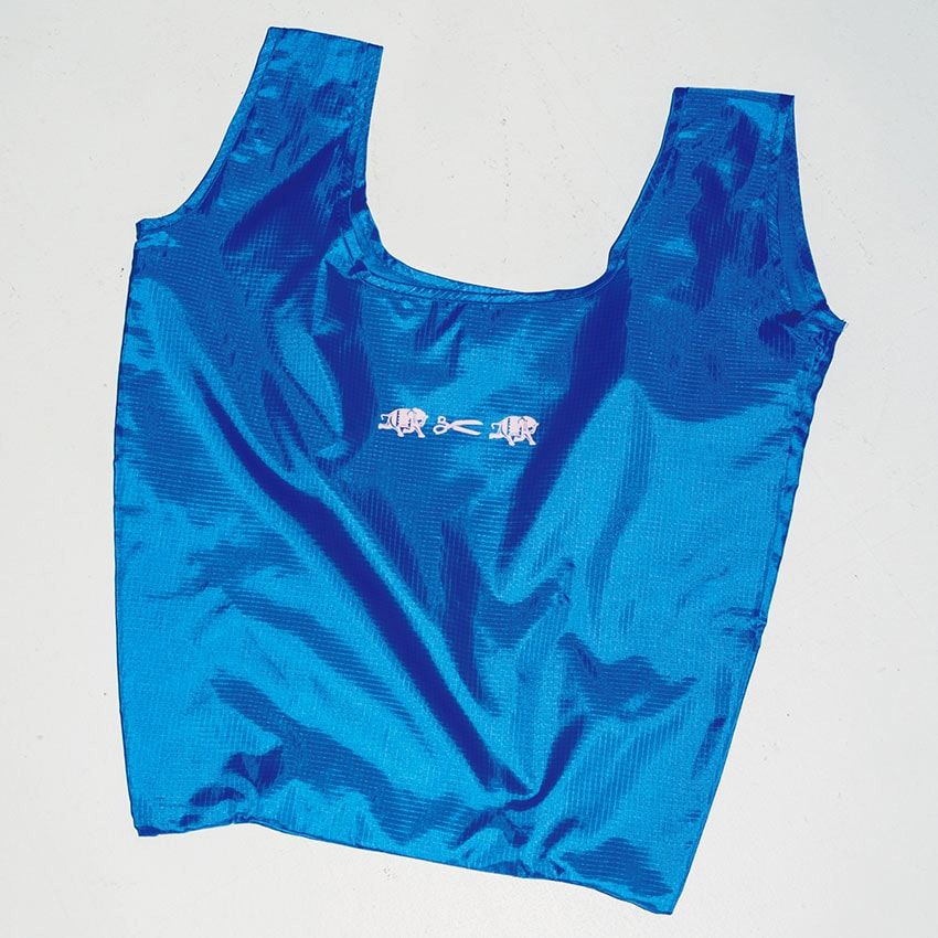 エコバッグ5500円／デンハム × サンゾウ トーキョー（デンハム・ジャパン　03-3496-1086）