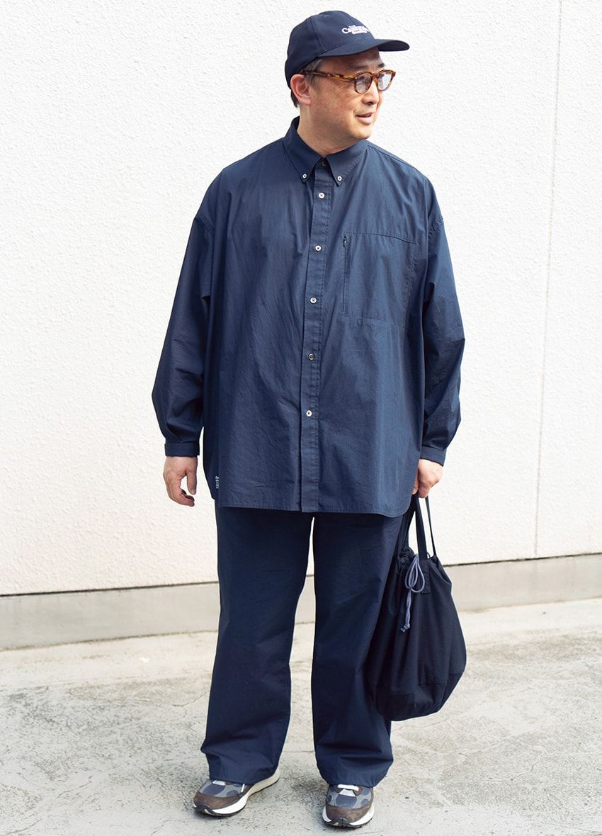 シャツ=フレッシュサービス パンツ=オーラリー
