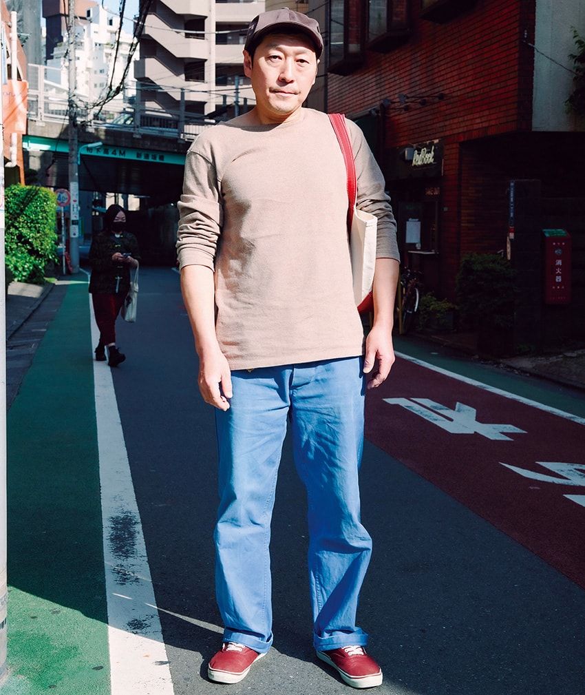 パンツ、カットソー＝古着