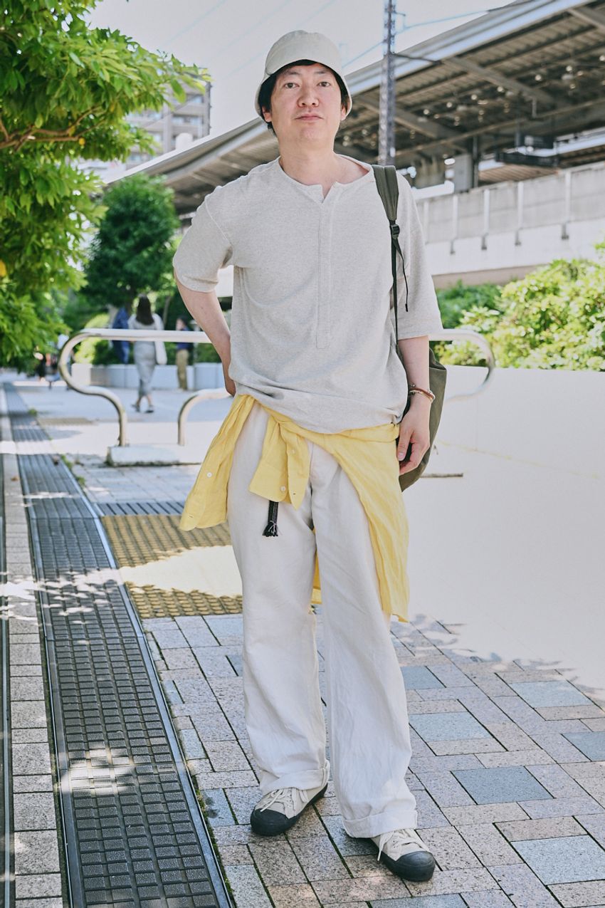 夏は“ホワイトコーデ”に夢中！30代、40代、50代の着こなし好例をスナップで - 4枚目の画像