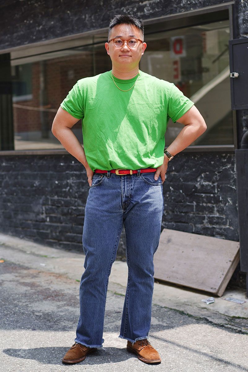 Tシャツ=コムデギャルソン パンツ=リーバイス シューズ=オールデン 腕時計=ロレックス 眼鏡=レスカ アクセサリー=ノーブランド