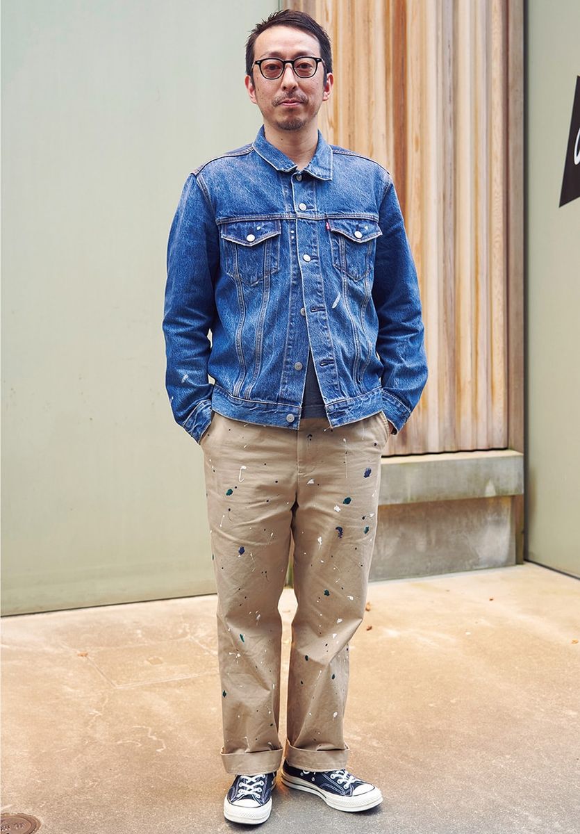 パンツ＝D.C.ホワイト　デニムジャケット＝リーバイス × ジャーナル スタンダード