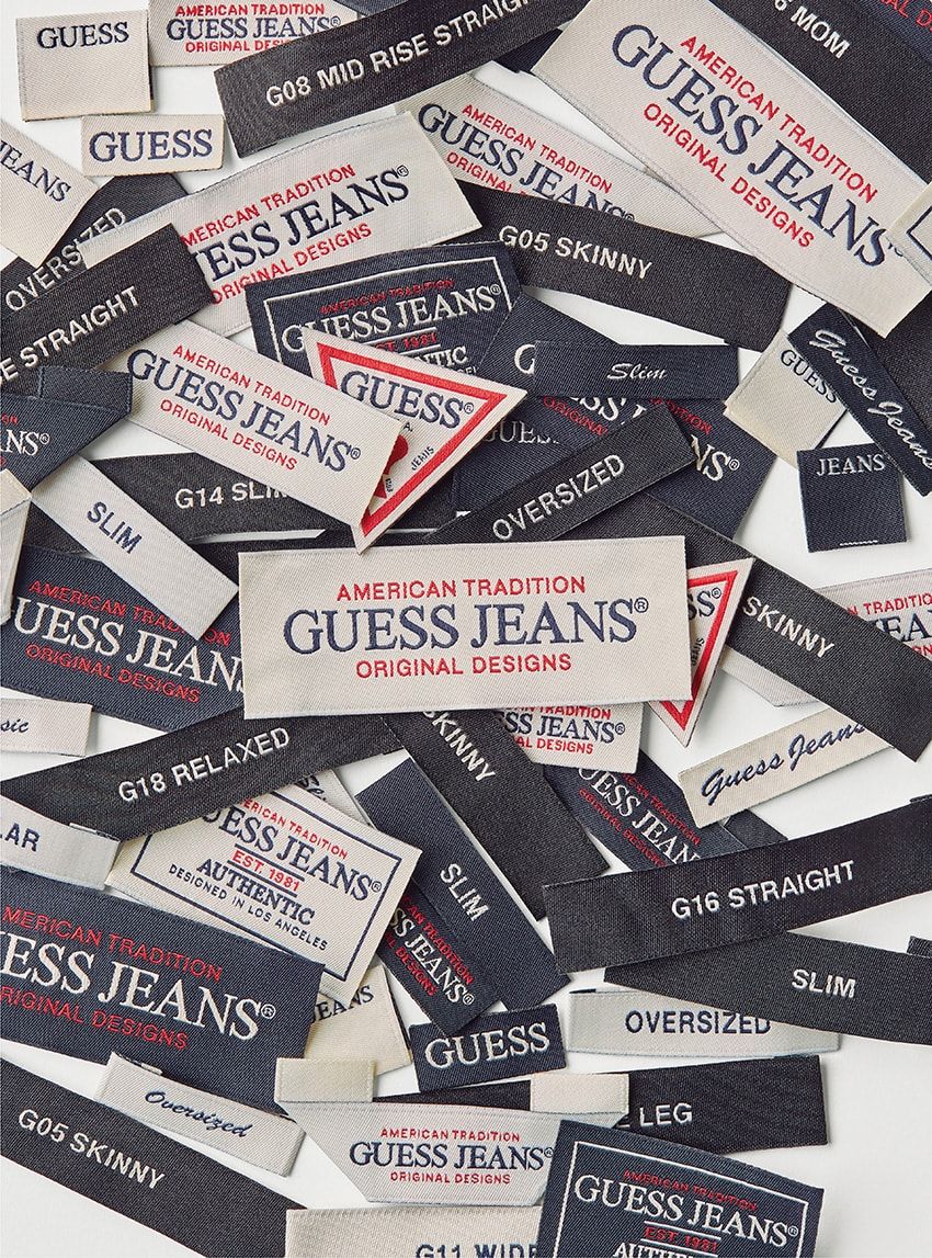 ブランドタグは100％リサイクルポリエステルで作製。品質表示タグもFSC認証紙だ。