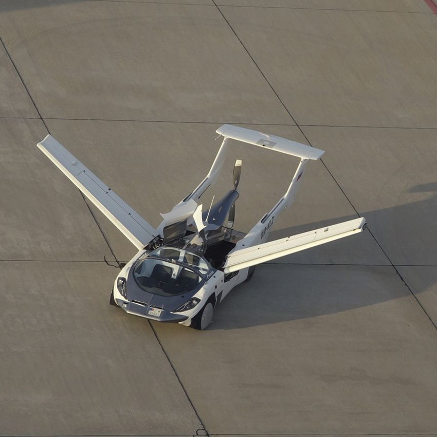 プロトタイプ1はBEW製の160馬力エンジンを採用。