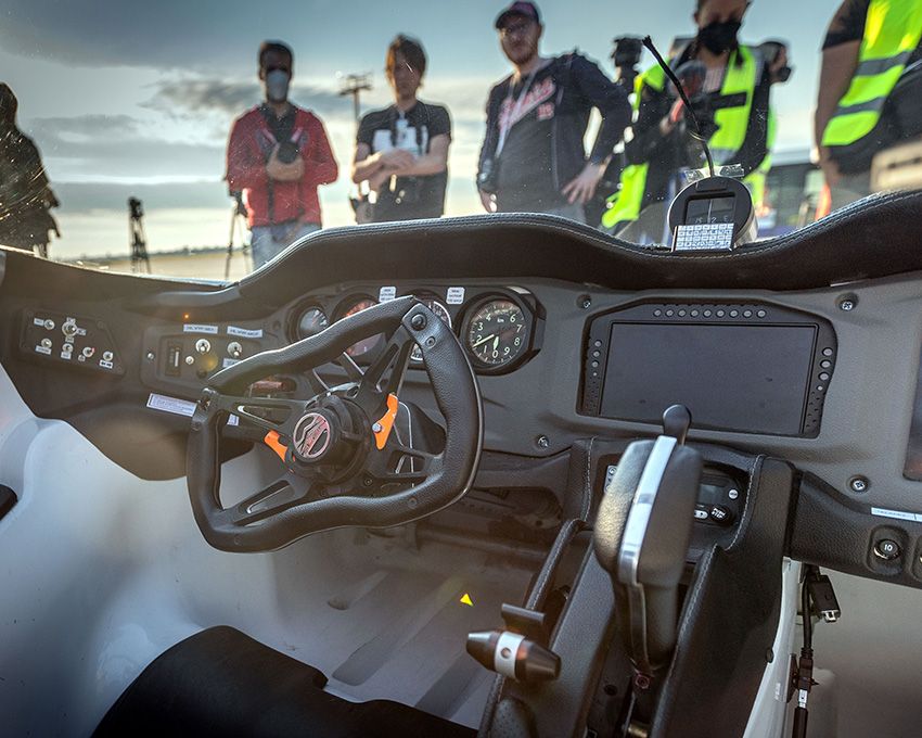 ホントに“空飛ぶ車”は1億円超えで来年発売！大阪万博で話題の「エアカー」は街も空も自由自在 - 7枚目の画像