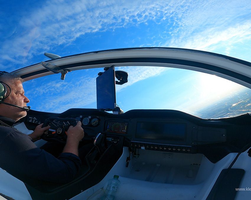 ホントに“空飛ぶ車”は1億円超えで来年発売！大阪万博で話題の「エアカー」は街も空も自由自在 - 9枚目の画像