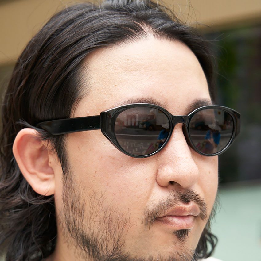 ユニクロのサングラスが30代男性に大人気!? その使い勝手の良さを3名のスナップで検証！ - 1枚目の画像