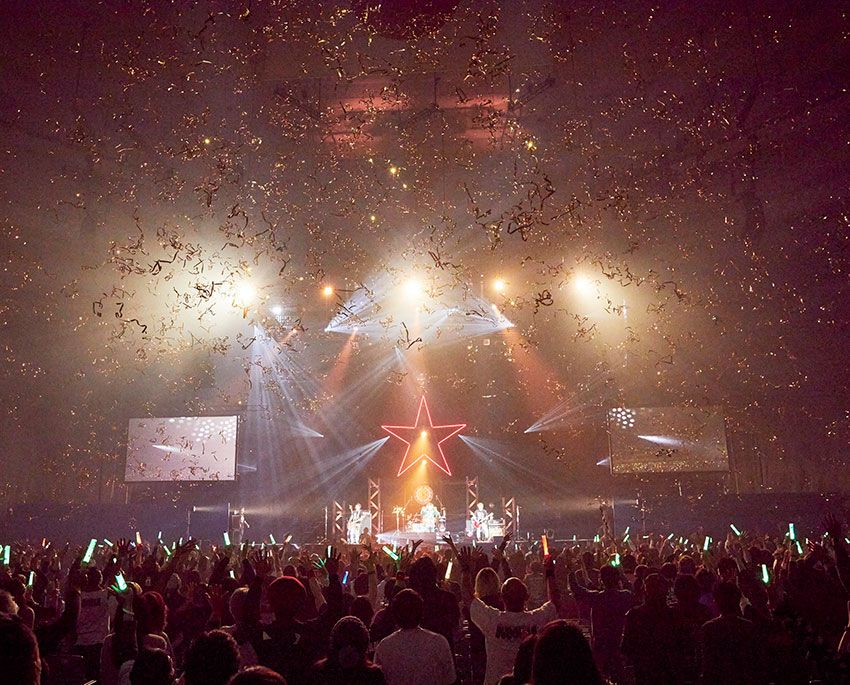 ブルーハーツと対バン、史上“最遅”で武道館ライブ。還暦ニューロティカ・あっちゃんのハッピーな人生 - 10枚目の画像
