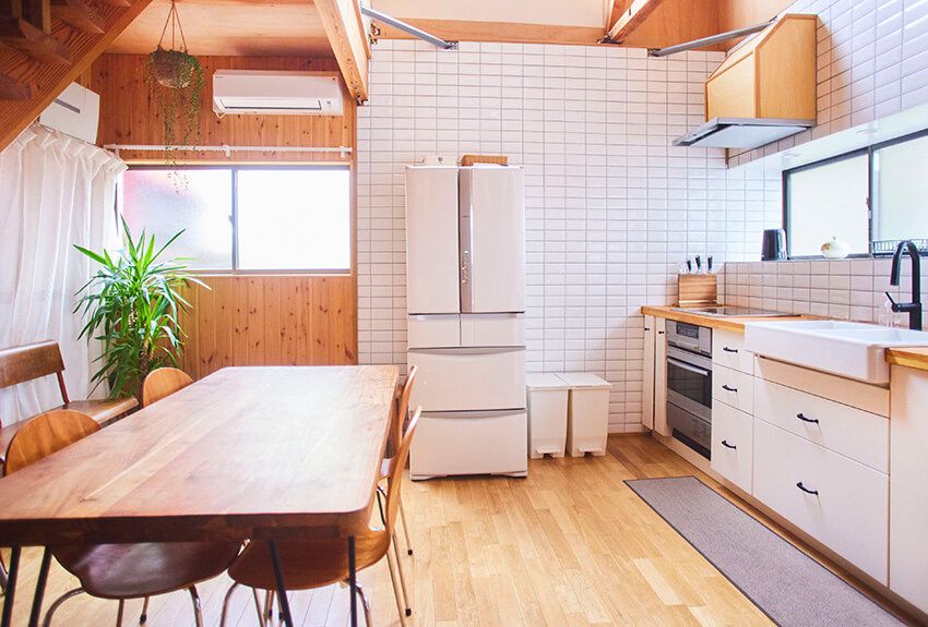 キッチンの後ろにあった和室も取って、ダイニングキッチンにした。