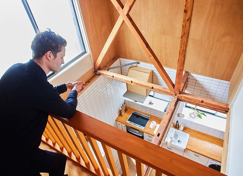 撮影日の雨だったが電気を消しても自然光が差し込み明るかった。