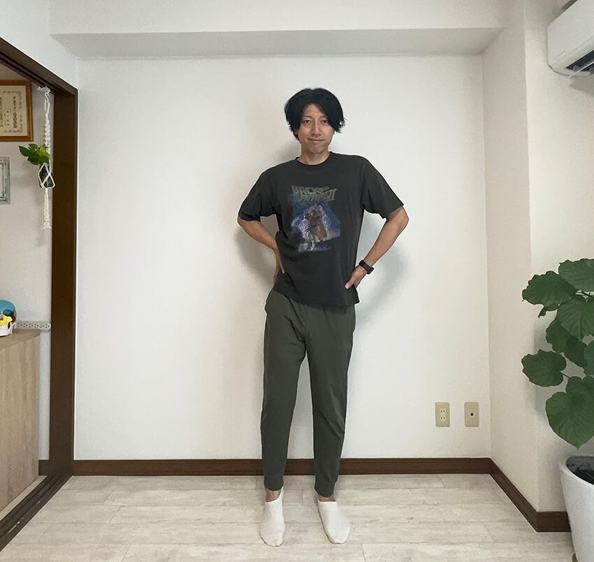 骨盤を上げる側の足は、ひざを軽く曲げるとやりやすくなります。